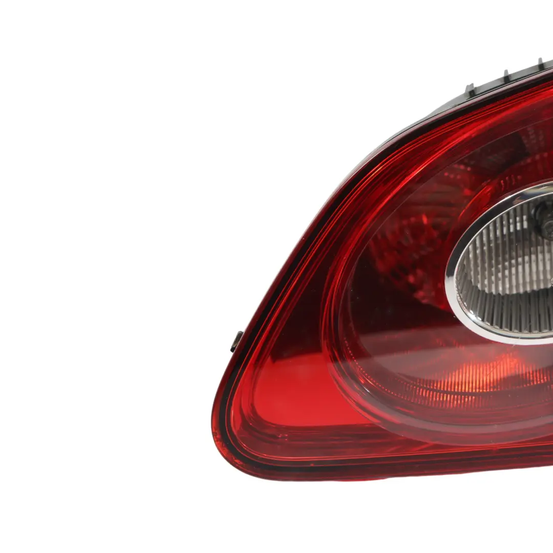 Fanale Posteriore Bagagliaio Interno Destro per Volkswagen Passat CC con numero di parte 3C8945094D Volkswagen Passat CC Fanale Posteriore Bagagliaio Interno Destro - SKU 3C8945094D - Numero di parte 3C8945094D