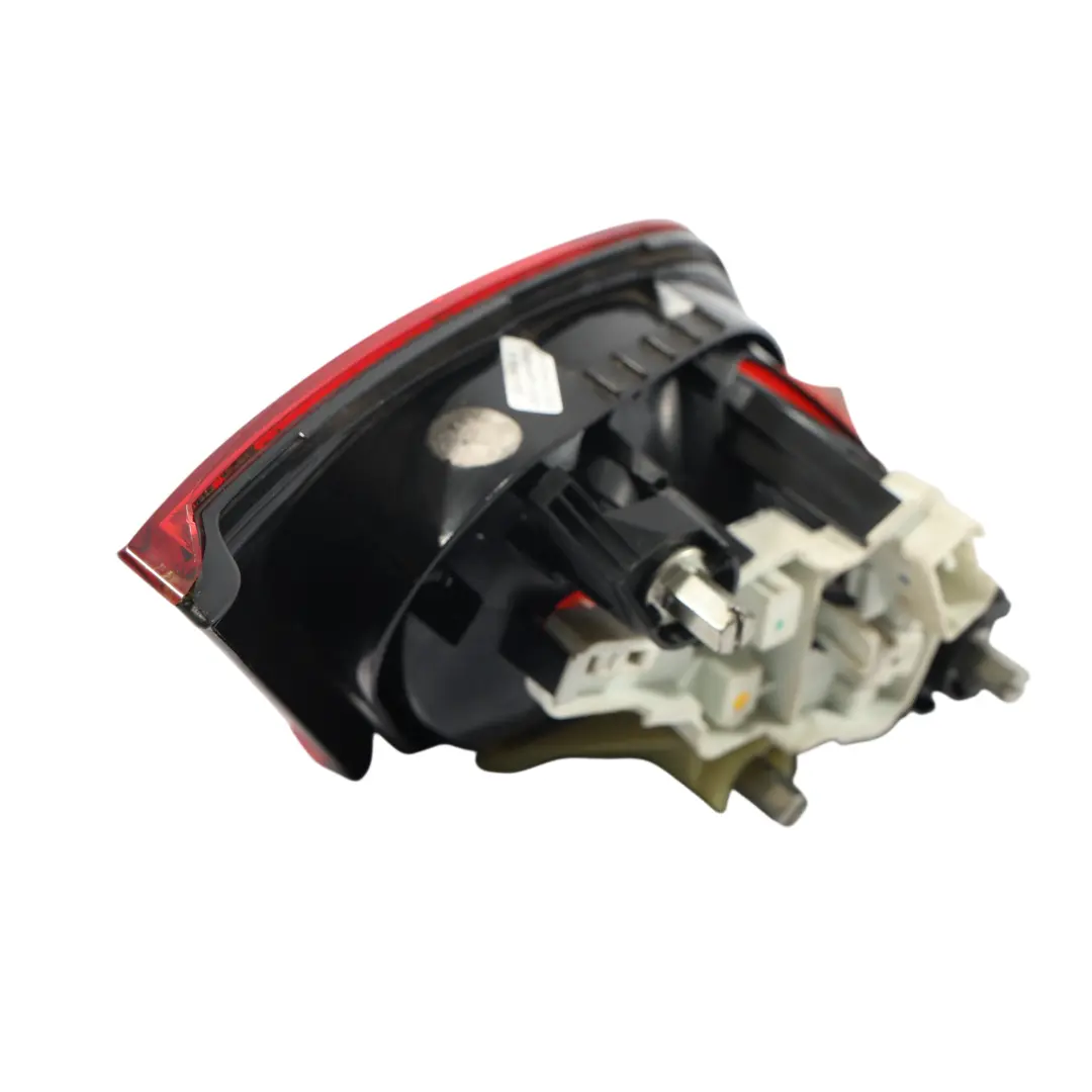 Fanale Posteriore Bagagliaio Interno Destro per Volkswagen Passat CC con numero di parte 3C8945094D Volkswagen Passat CC Fanale Posteriore Bagagliaio Interno Destro - SKU 3C8945094D - Numero di parte 3C8945094D