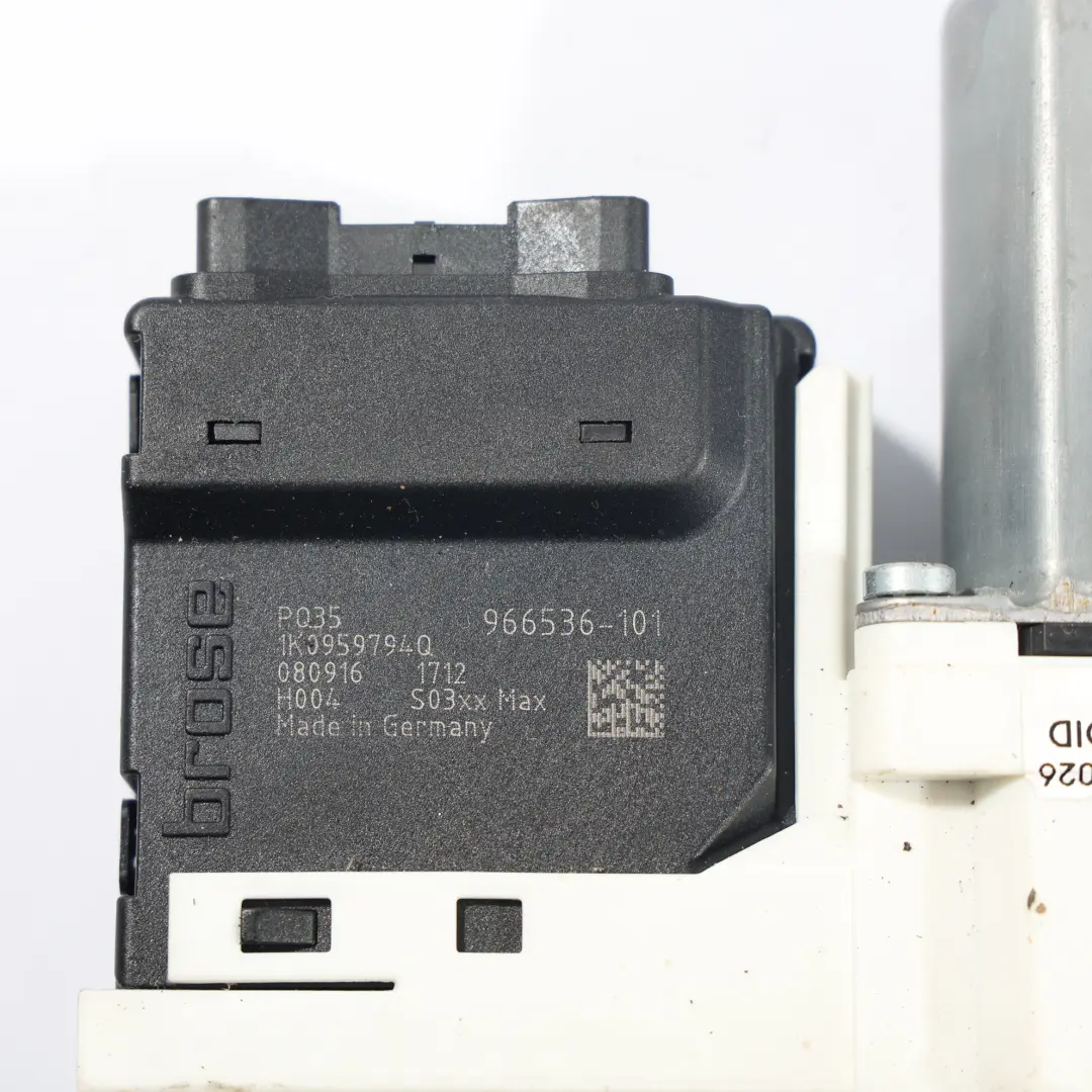 Elevalunas Trasero Derecho para Volkswagen Passat CC Motor con número de pieza 3C8959704B Volkswagen Passat CC Motor Elevalunas Trasero Derecho - SKU 3C8959704B - Número de pieza 3C8959704B