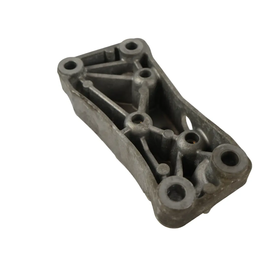 Skoda Superb 3V Support Fixation Boîte Vitesses Gauche - SKU 3Q0199117 - Numéro de pièce 3Q0199117