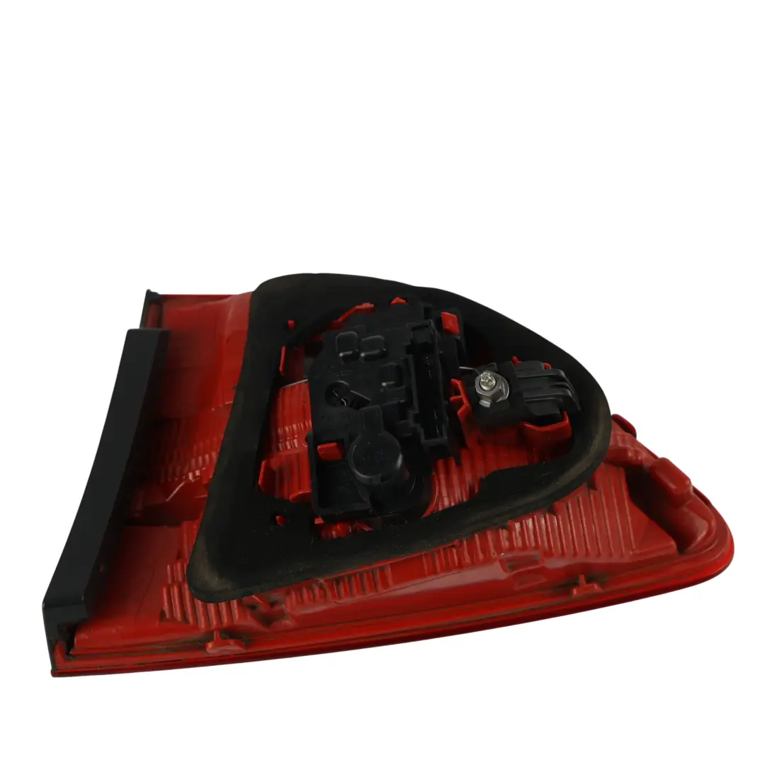 Seat Exeo 3R Feu Arrière Gauche Intérieur - SKU 3R9945093A - Numéro de pièce 3R9945093A