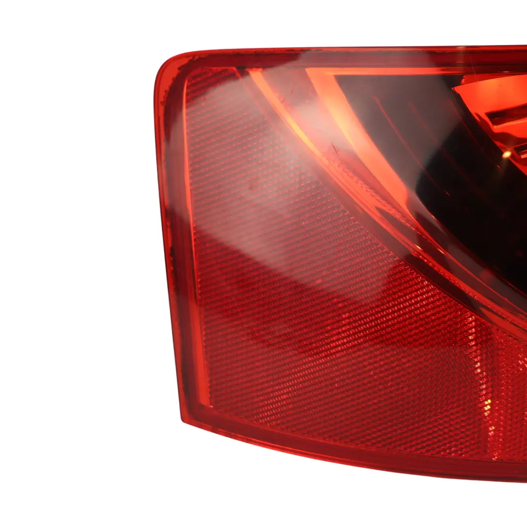 Seat Exeo 3R Feu Arrière Gauche Extérieur - SKU 3R9945095B - Numéro de pièce 3R9945095B