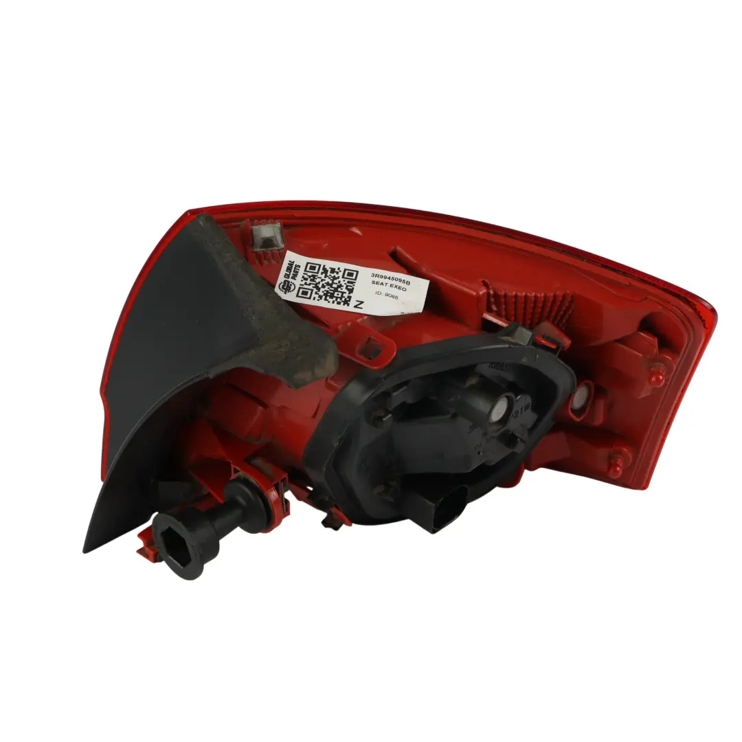 3R Lampa Tylna Zewnętrzna Lewa do Seat Exeo o numerze 3R9945095B Seat Exeo 3R Lampa Tylna Zewnętrzna Lewa - SKU 3R9945095B - Numer Części 3R9945095B