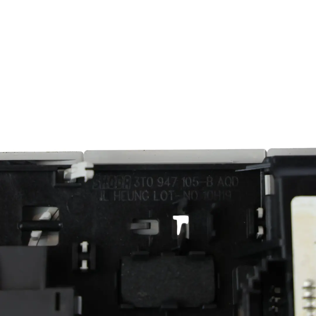 Skoda Yeti 5L Interior Reading Light Lamp Panel Pearl Grey - SKU 3T0947105B - Part number 3T0947105B