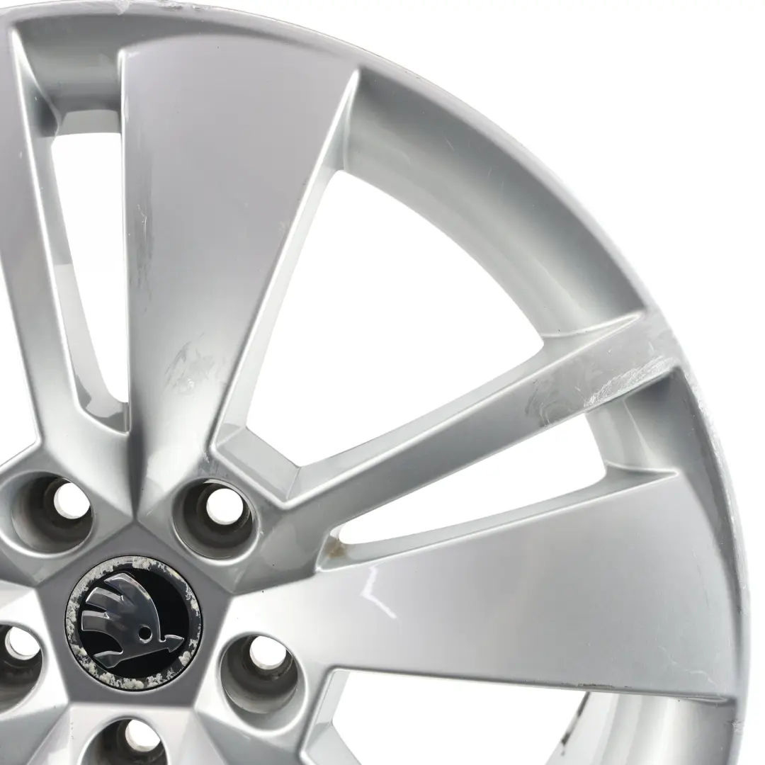 Skoda Superb 3V Jante En Alliage Argentée 18" 8J ET:44 - SKU 3V0601025F-1 - Numéro de pièce 3V0601025F