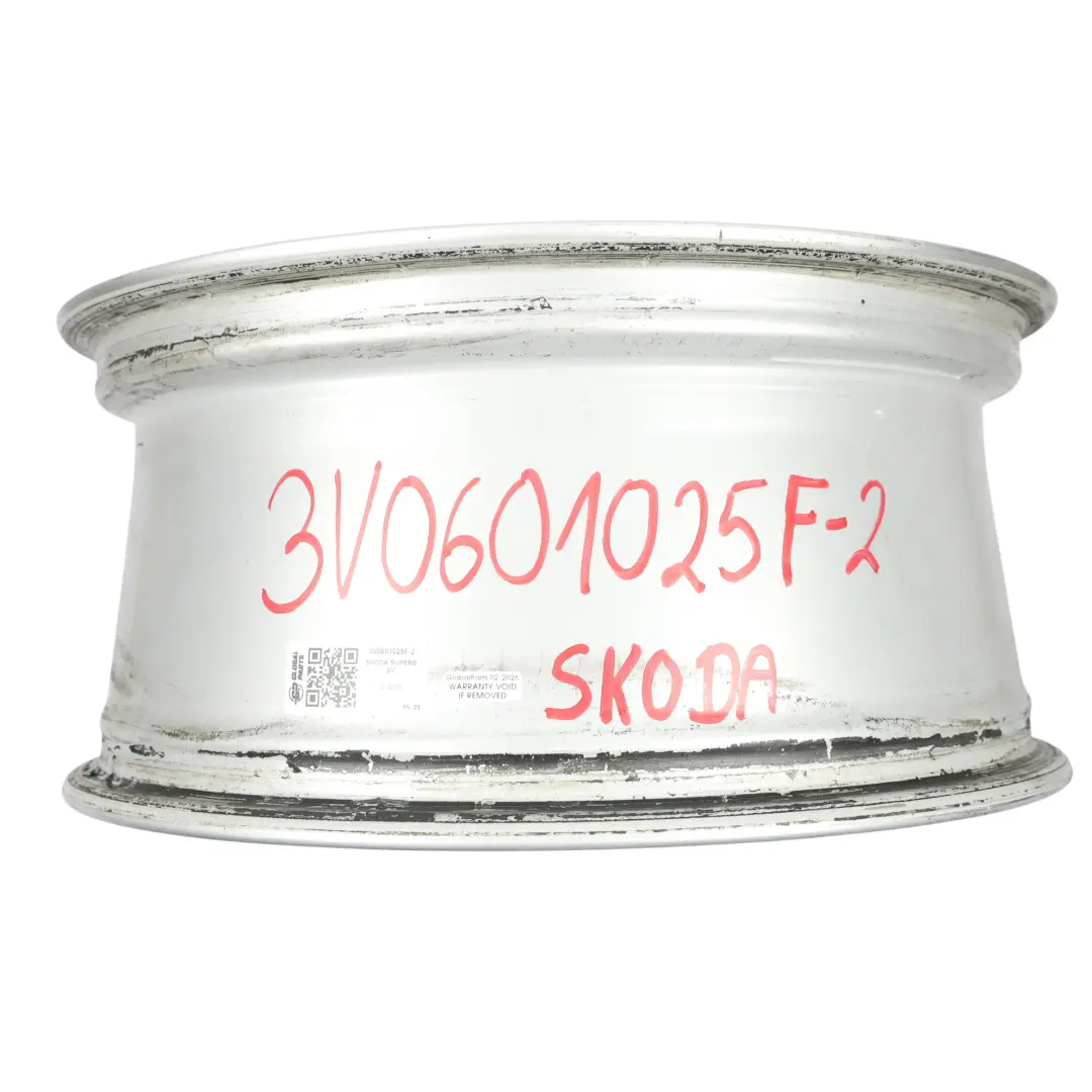3V Srebrna Felga Aluminiowa 18" 8J ET:44 do Skoda Superb o numerze 3V0601025F Skoda Superb 3V Srebrna Felga Aluminiowa 18" 8J ET:44 - SKU 3V0601025F-2 - Numer Części 3V0601025F