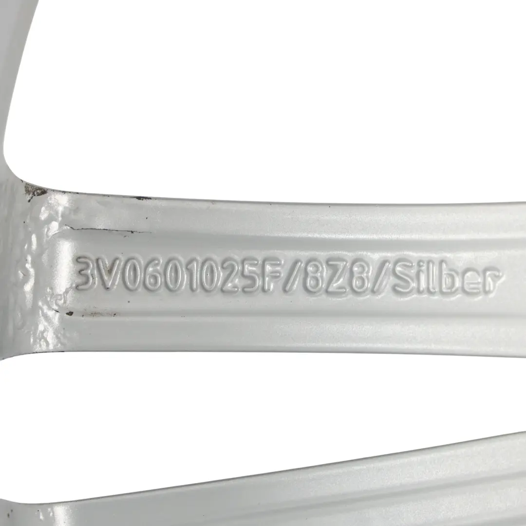 3V Srebrna Felga Aluminiowa 18" 8J ET:44 do Skoda Superb o numerze 3V0601025F Skoda Superb 3V Srebrna Felga Aluminiowa 18" 8J ET:44 - SKU 3V0601025F-2 - Numer Części 3V0601025F