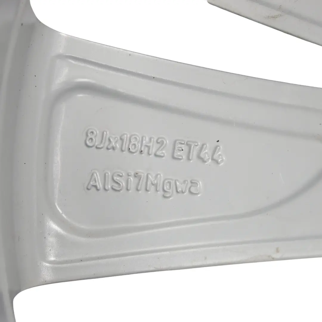 3V Jante En Alliage Argentée 18" 8J ET:44 pour Skoda Superb à propos du numéro de pièce 3V0601025F Skoda Superb 3V Jante En Alliage Argentée 18" 8J ET:44 - SKU 3V0601025F-2 - Numéro de pièce 3V0601025F