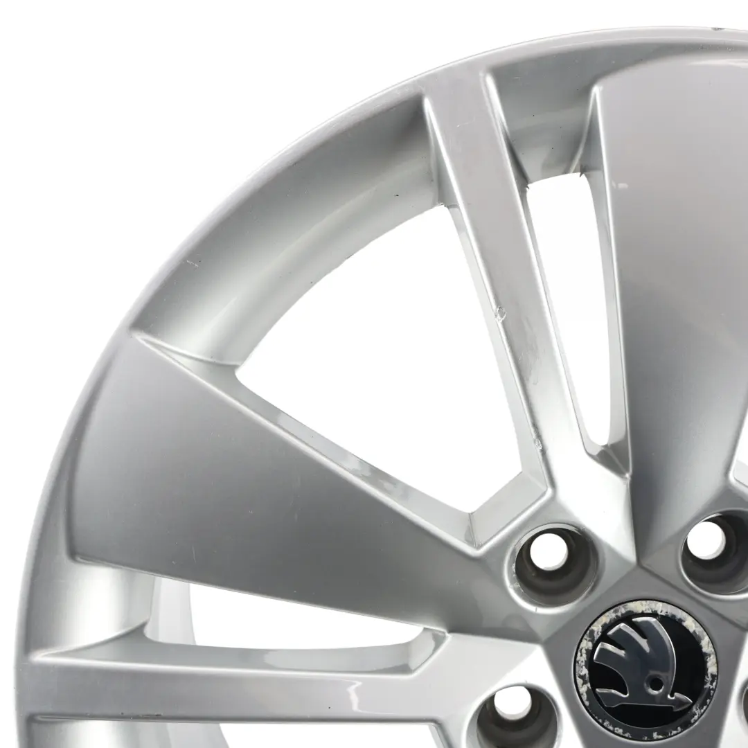 3V Argento Cerchio In Lega 18" 8J ET:44 per Skoda Superb con numero di parte 3V0601025F Skoda Superb 3V Argento Cerchio In Lega 18" 8J ET:44 - SKU 3V0601025F-2 - Numero di parte 3V0601025F