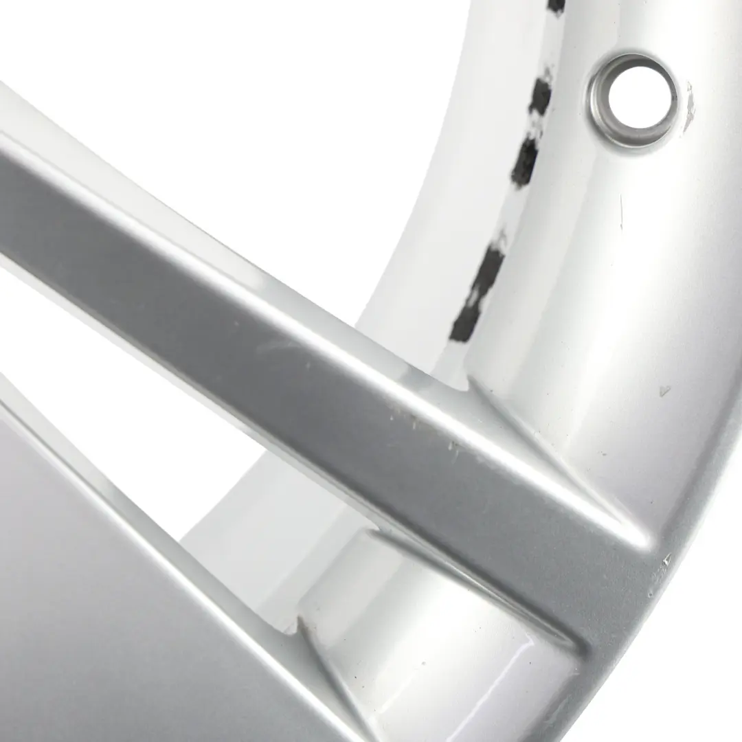 3V Srebrna Felga Aluminiowa 18" 8J ET:44 do Skoda Superb o numerze 3V0601025F Skoda Superb 3V Srebrna Felga Aluminiowa 18" 8J ET:44 - SKU 3V0601025F-2 - Numer Części 3V0601025F