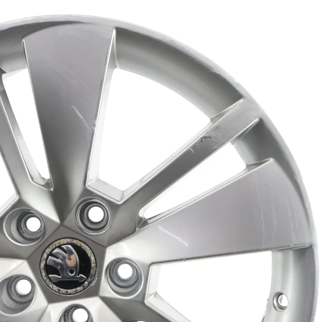 3V Silver Wheel Alloy Rim 18" 8J ET:44 to Skoda Superb with Part number 3V0601025F Skoda Superb 3V Silver Wheel Alloy Rim 18" 8J ET:44 - SKU 3V0601025F-3 - Part number 3V0601025F