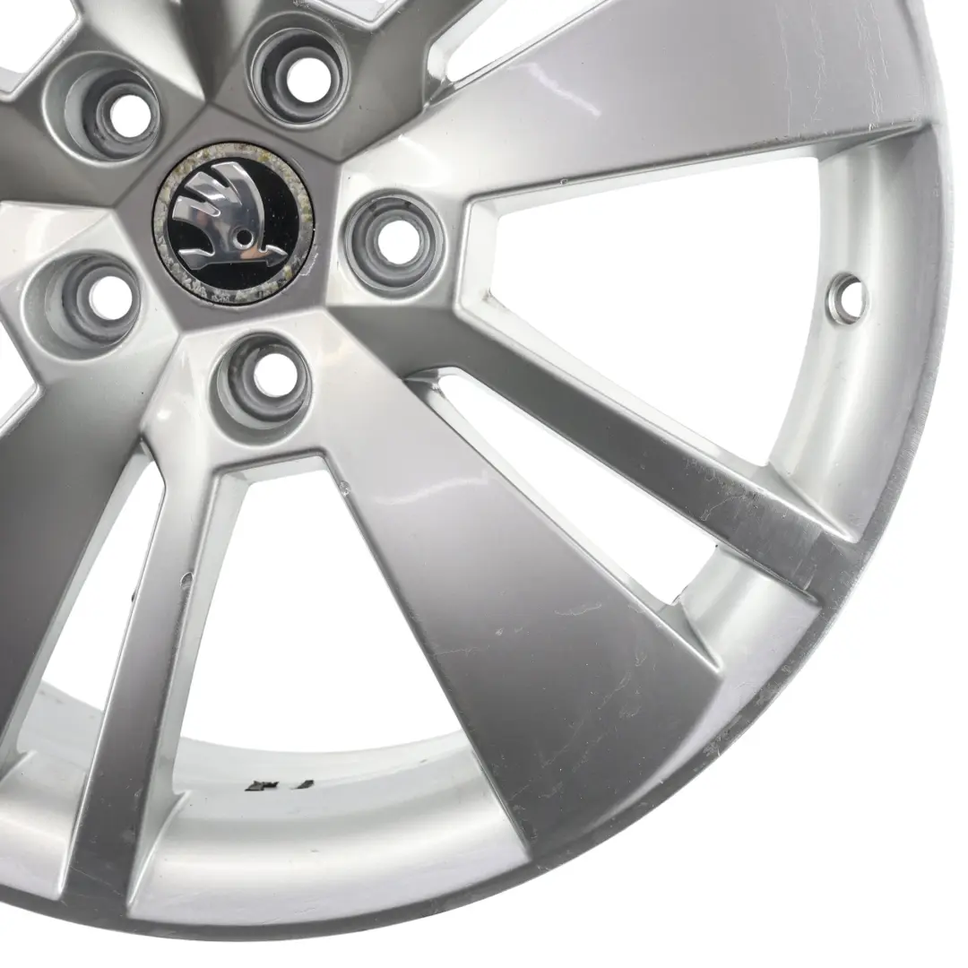 3V Silver Wheel Alloy Rim 18" 8J ET:44 to Skoda Superb with Part number 3V0601025F Skoda Superb 3V Silver Wheel Alloy Rim 18" 8J ET:44 - SKU 3V0601025F-3 - Part number 3V0601025F
