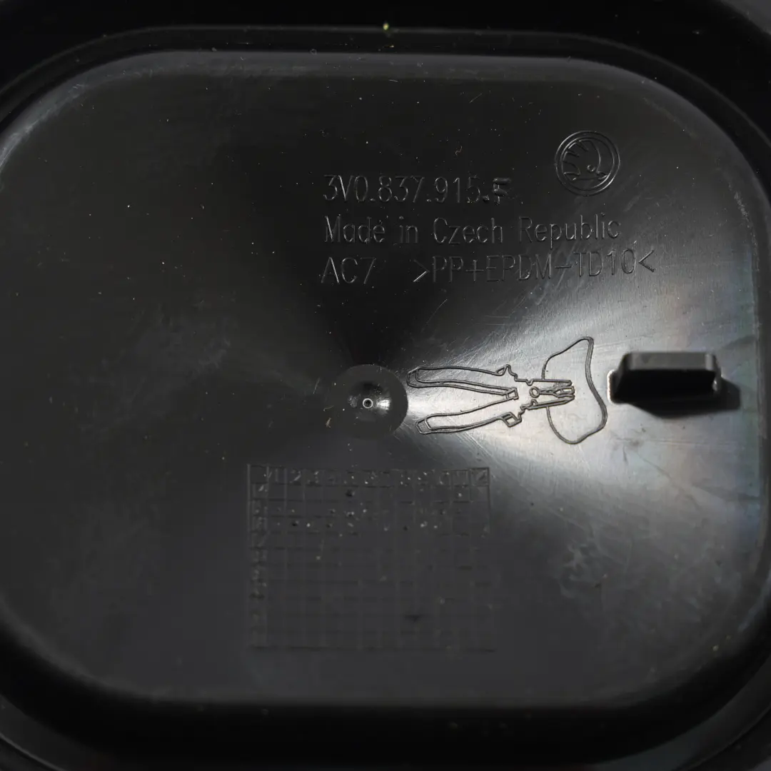 Mk3 Pannello Porta Anteriore Coperchio Sinistra Destra per Skoda Superb con numero di parte 3V0837915F Skoda Superb Mk3 Pannello Porta Anteriore Coperchio Sinistra Destra - SKU 3V0837915F - Numero di parte 3V0837915F