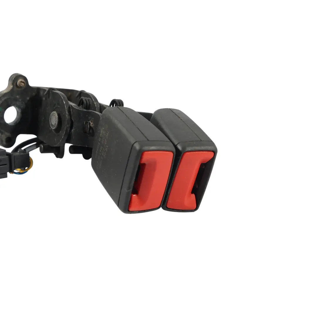 Skoda Superb Mk3 Rücksitz Mitte Sicherheits Gurt Schnalle Clip 3V0857739 - SKU 3V0857739A - Teilenummer 3V0857739A