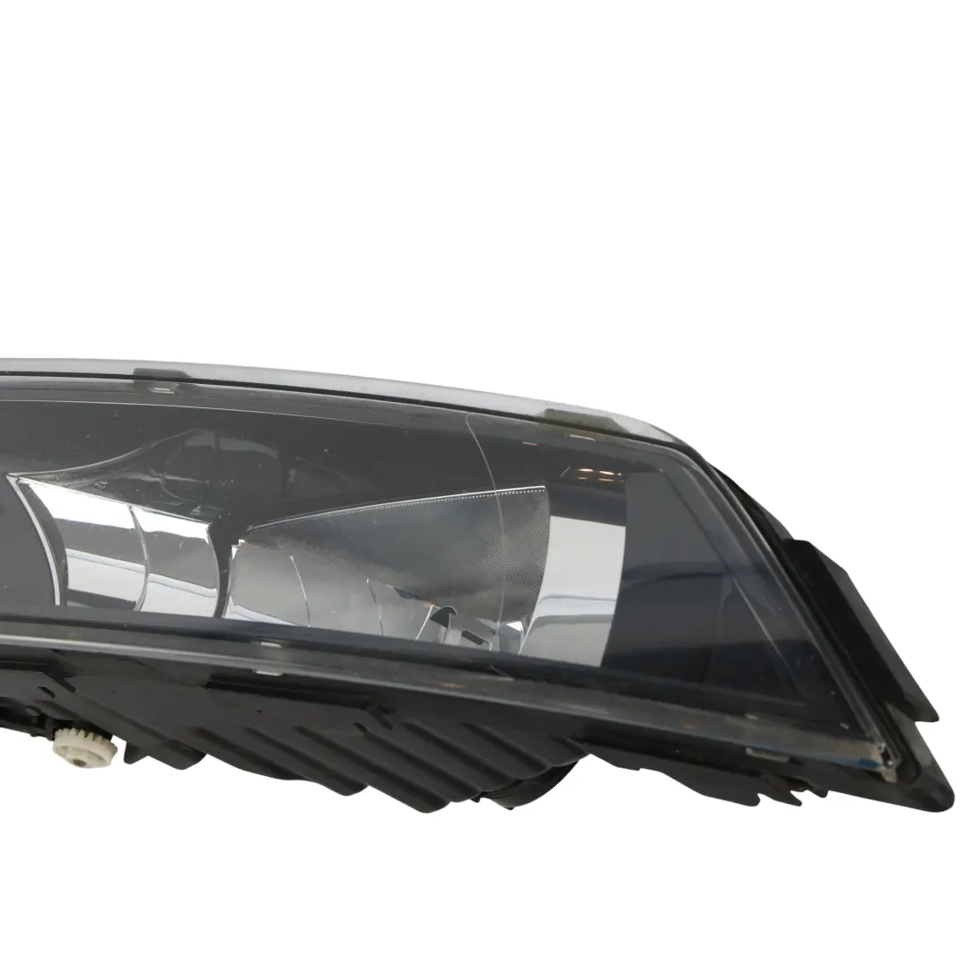Skoda Superb 3V Lampa Przeciwmgielna Lewy Przód - SKU 3V0941699 - Numer Części 3V0941699