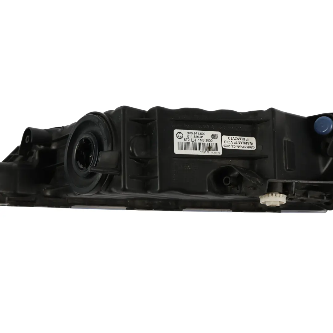Skoda Superb 3V Lampa Przeciwmgielna Lewy Przód - SKU 3V0941699 - Numer Części 3V0941699