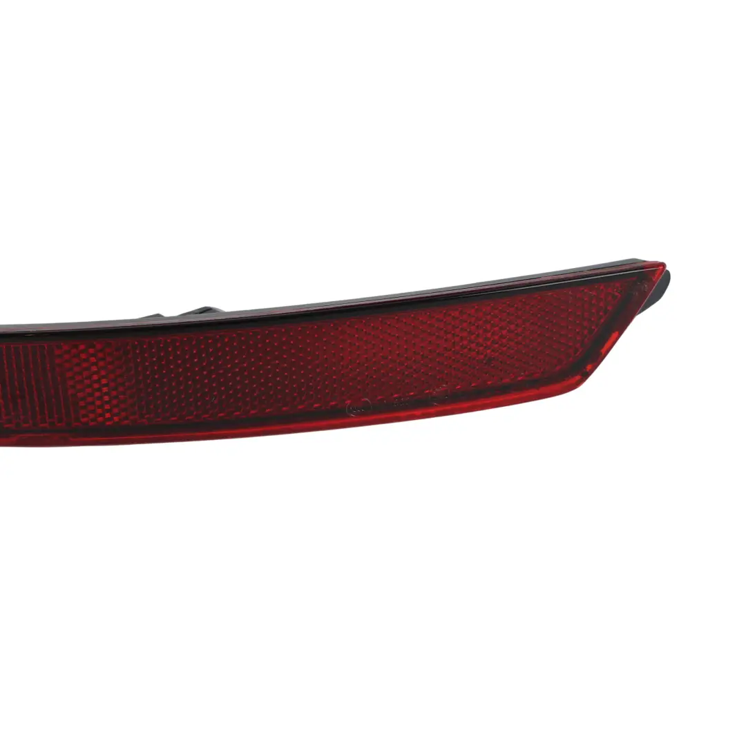3V Rear Bumper Reflector Light Right O/S to Skoda Superb with Part number 3V5945106 Skoda Superb 3V Rear Bumper Reflector Light Right O/S - SKU 3V5945106 - Part number 3V5945106