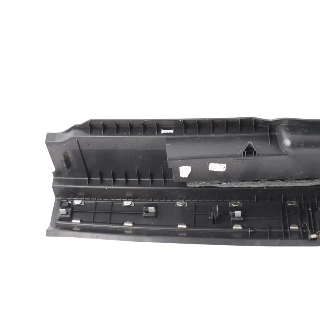 MK3 3V Cubierta Cerradura Maletero Panel Negro para Skoda Superb con número de pieza 3V9863459 Skoda Superb MK3 3V Cubierta Cerradura Maletero Panel Negro - SKU 3V9863459 - Número de pieza 3V9863459