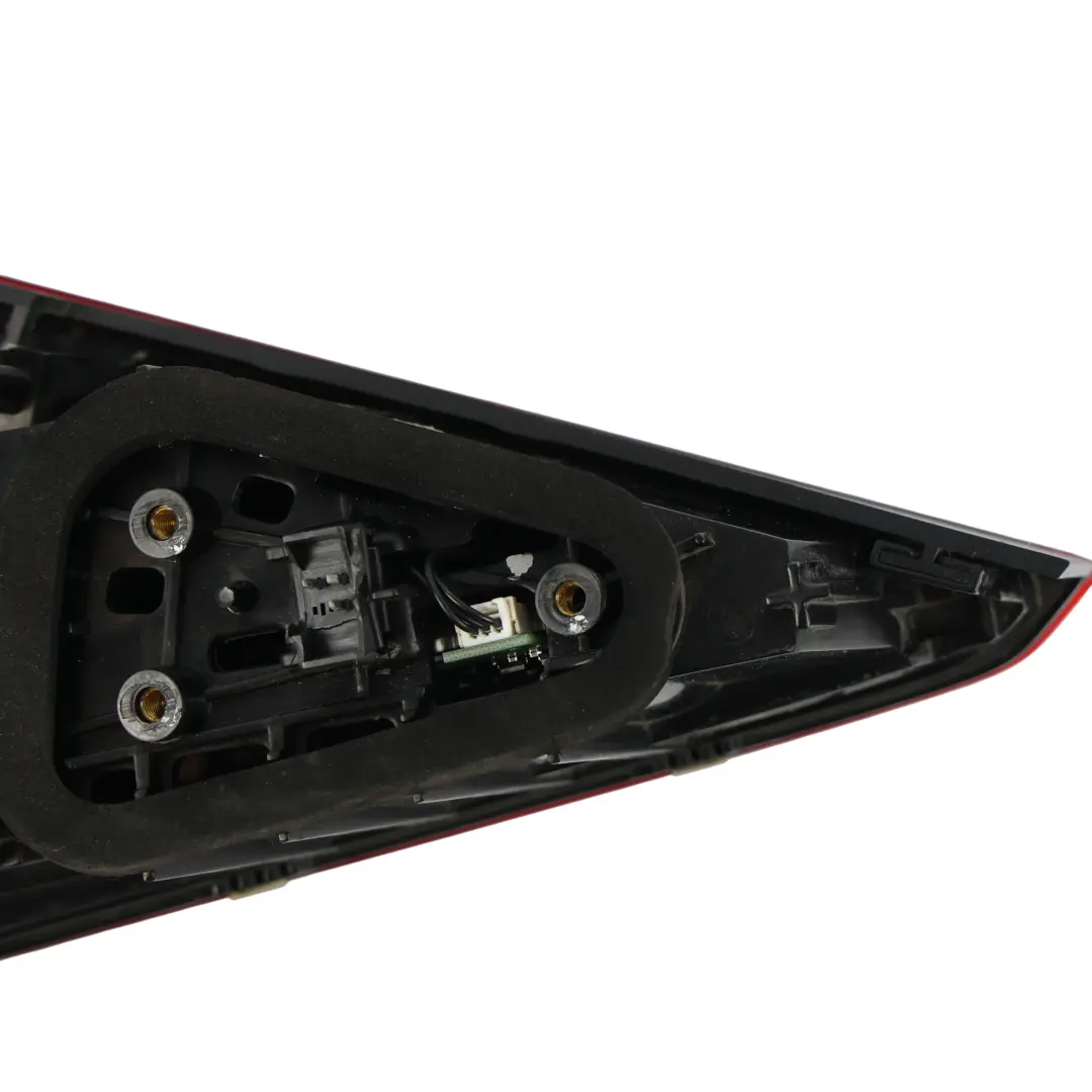 Mk3 3V Rear Tail Lamp With Fog Light Inner Left N/S to Skoda Superb with Part number 3V9945307F Skoda Superb Mk3 3V Rear Tail Lamp With Fog Light Inner Left N/S - SKU RHD-3V9945307F - Part number 3V9945307F