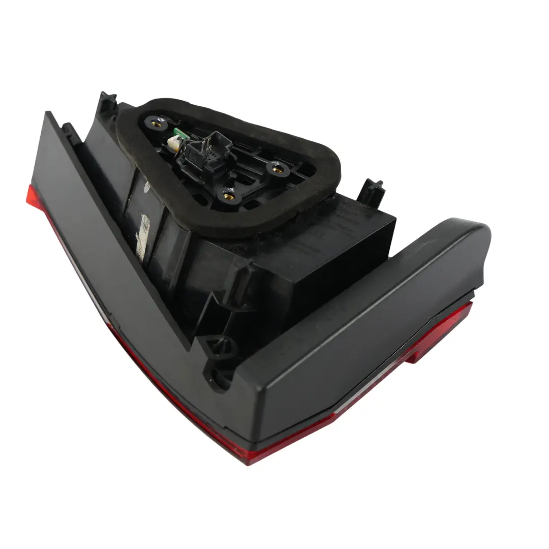 Mk3 3V Rear Tail Lamp With Fog Light Inner Left N/S to Skoda Superb with Part number 3V9945307F Skoda Superb Mk3 3V Rear Tail Lamp With Fog Light Inner Left N/S - SKU RHD-3V9945307F - Part number 3V9945307F