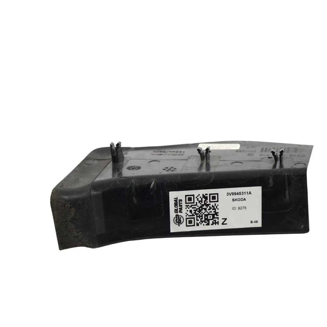 Skoda Superb Mk3 3V Cache De Feu Arrière Gauche - SKU 3V9945311A - Numéro de pièce 3V9945311A