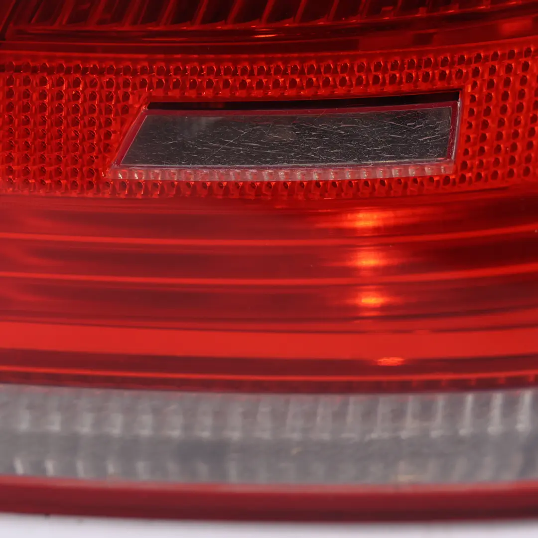 Coupé Luz Trasera En El Panel Lateral Derecho para BMW E92 con número de pieza 4428214 BMW E92 Coupé Luz Trasera En El Panel Lateral Derecho - SKU 4428214-2 - Número de pieza 4428214