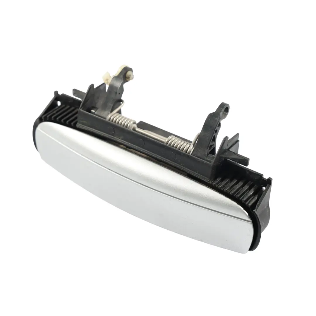 Manija Puerta Trasera Izquierda Derecha Plata Hielo - X7W para Audi A3 8P con número de pieza 4B0839885 Audi A3 8P Manija Puerta Trasera Izquierda Derecha Plata Hielo - X7W - SKU 4B0839885-ICS - Número de pieza 4B0839885