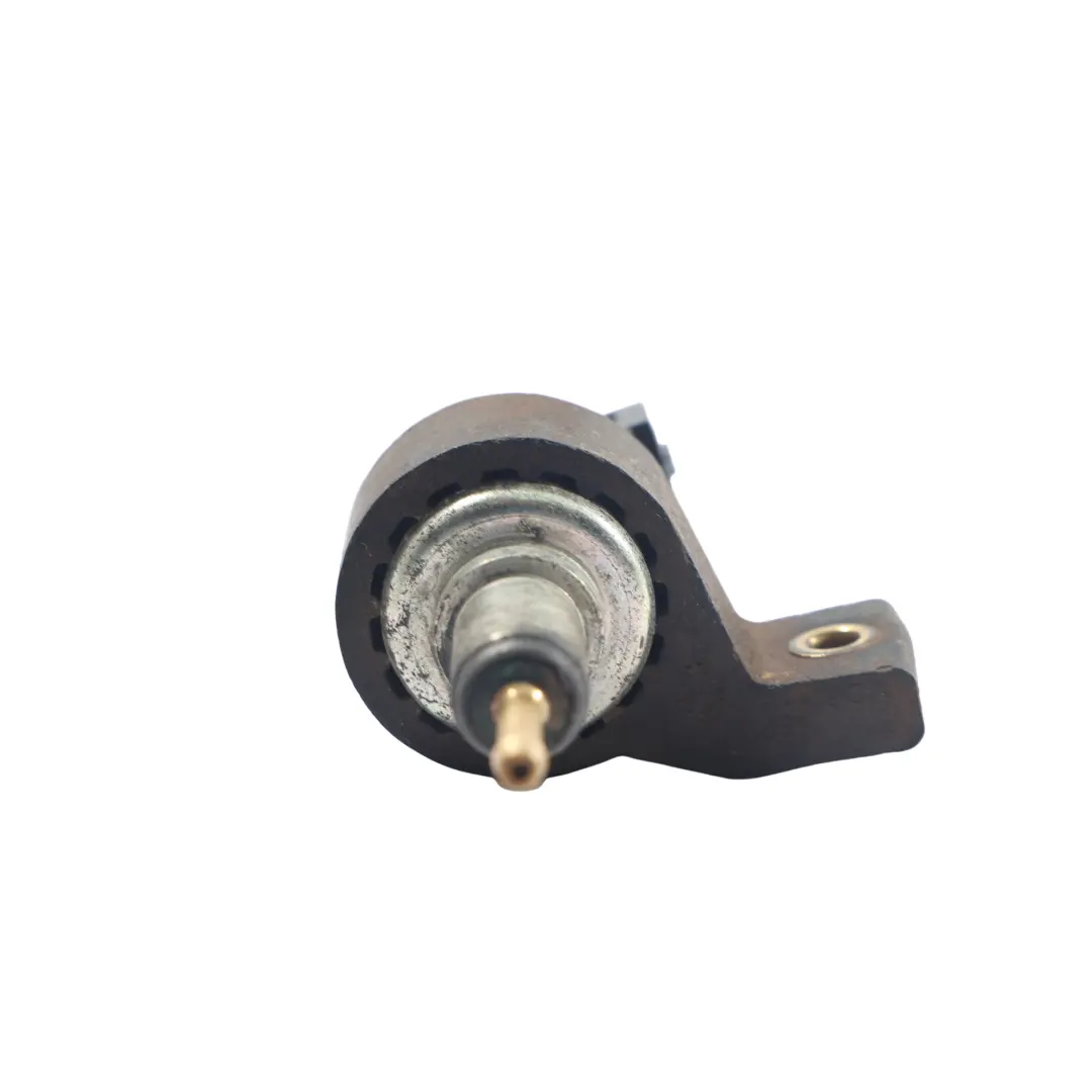 Volkswagen Touareg 7L Webasto Pompa Dosaggio Combustibile - SKU 4B0963303-1 - Numero di parte 4B0963303