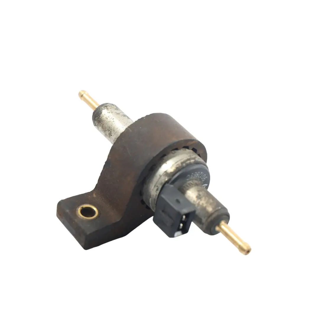 7L Webasto Pompa Dosaggio Combustibile per Volkswagen Touareg con numero di parte 4B0963303 Volkswagen Touareg 7L Webasto Pompa Dosaggio Combustibile - SKU 4B0963303-1 - Numero di parte 4B0963303
