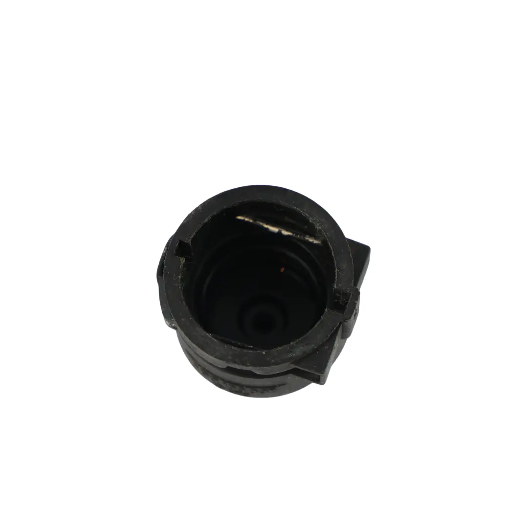 Radiador Inferior Tapón Cierre Refrigerante Brida para Audi A4 B9 A5 8T F5 con número de pieza 4D0133335 Audi A4 B9 A5 8T F5 Radiador Inferior Tapón Cierre Refrigerante Brida - SKU 4D0133335 - Número de pieza 4D0133335