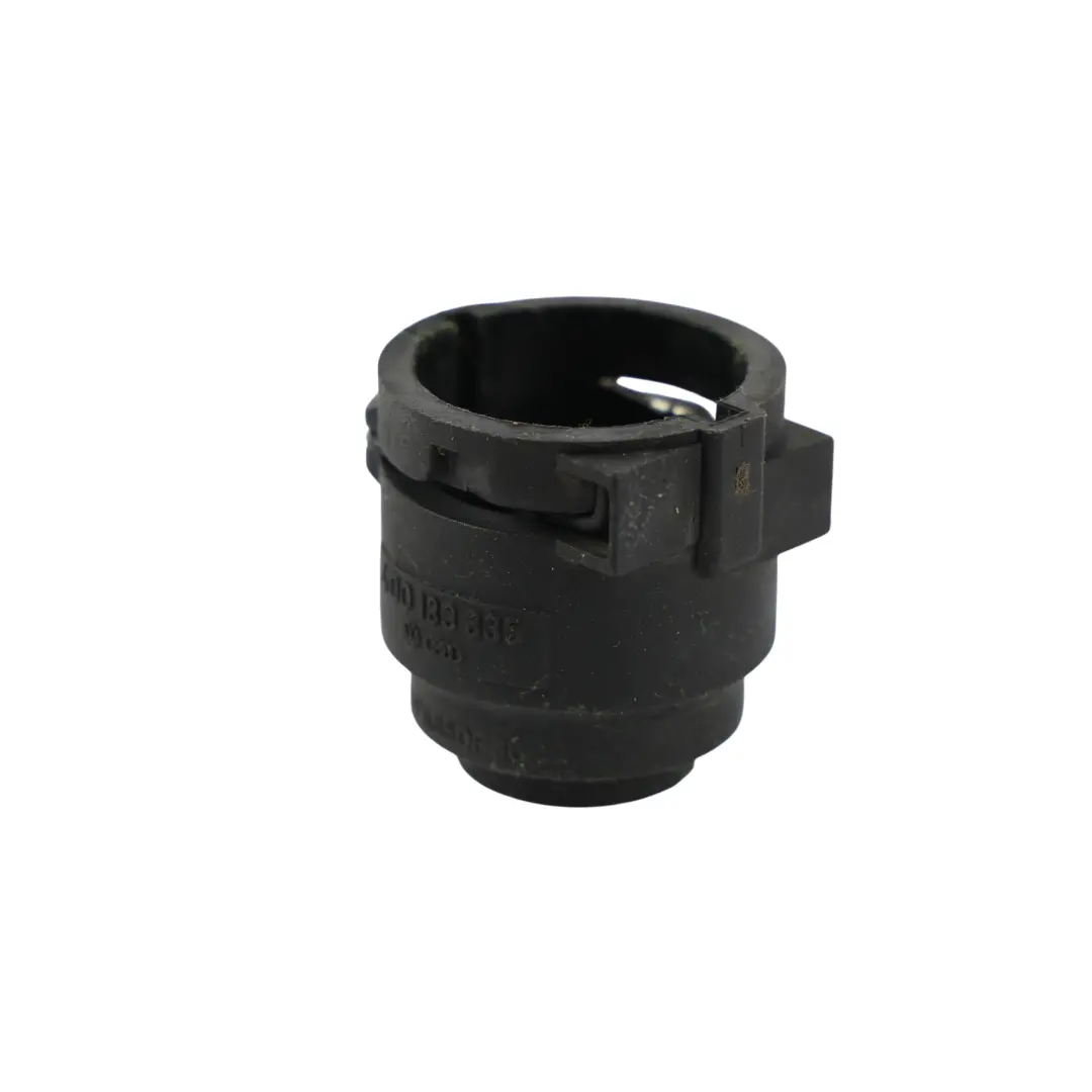 Audi A4 B9 A5 8T F5 Radiador Inferior Tapón Cierre Refrigerante Brida - SKU 4D0133335 - Número de pieza 4D0133335