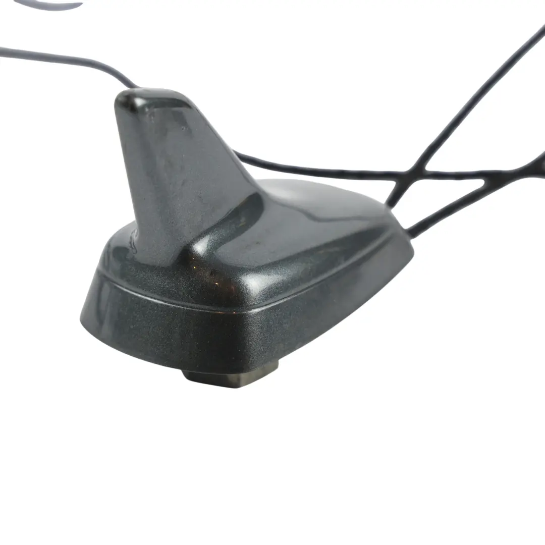 Antenna Pinna Squalo Tetto Grigio Daytona Z7S per Audi A6 C6 con numero di parte 4F5035503M Audi A6 C6 Antenna Pinna Squalo Tetto Grigio Daytona Z7S - SKU 4F5035503M-DGR - Numero di parte 4F5035503M