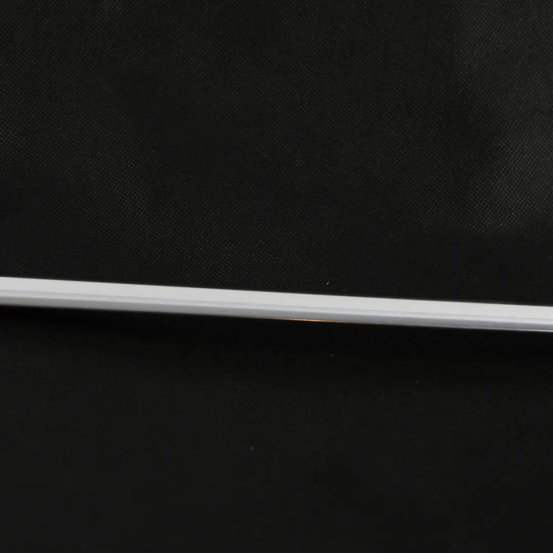 Baguette Moulure Vitre Latérale Chrome Arrière Droite pour Audi A6 C6 à propos du numéro de pièce 4F5853346A Audi A6 C6 Baguette Moulure Vitre Latérale Chrome Arrière Droite - SKU 4F5853346A - Numéro de pièce 4F5853346A