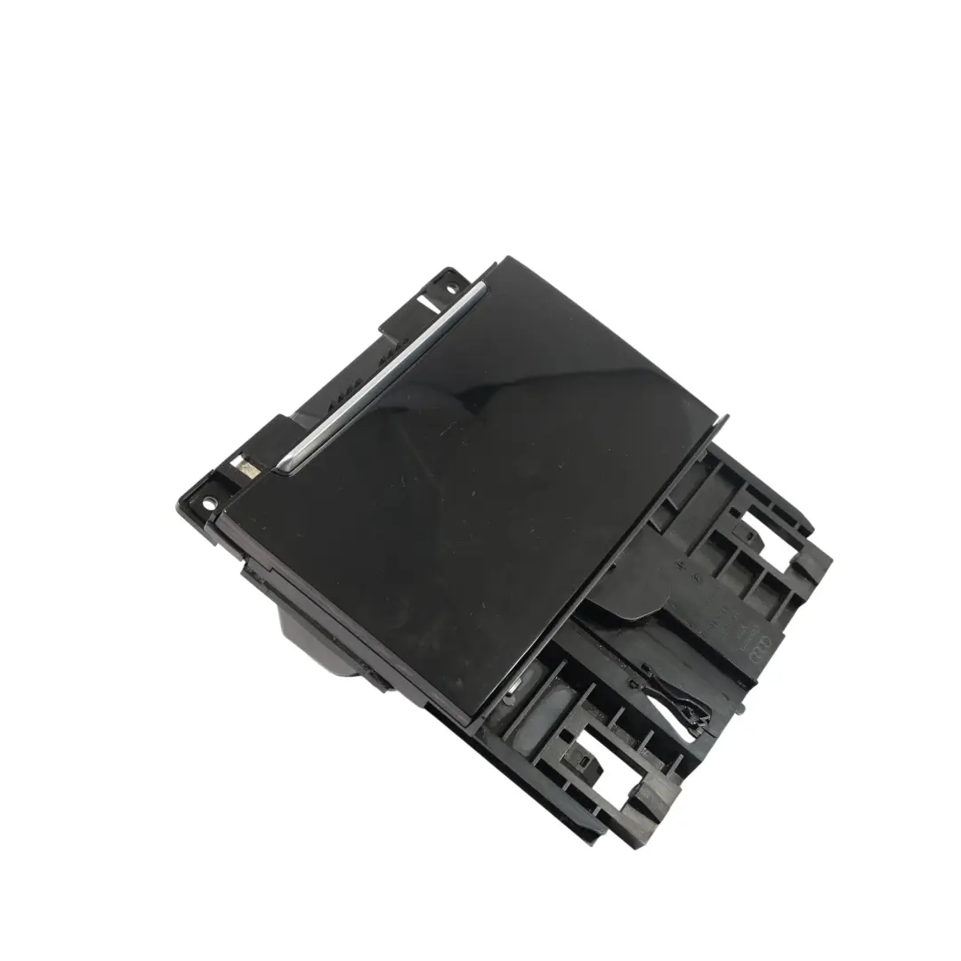 Popielniczka Schowek Tunelu Środkowego Czarna do Audi A6 C7 A7 4G o numerze 4G0863273A Audi A6 C7 A7 4G Popielniczka Schowek Tunelu Środkowego Czarna - SKU 4G0863273A - Numer Części 4G0863273A