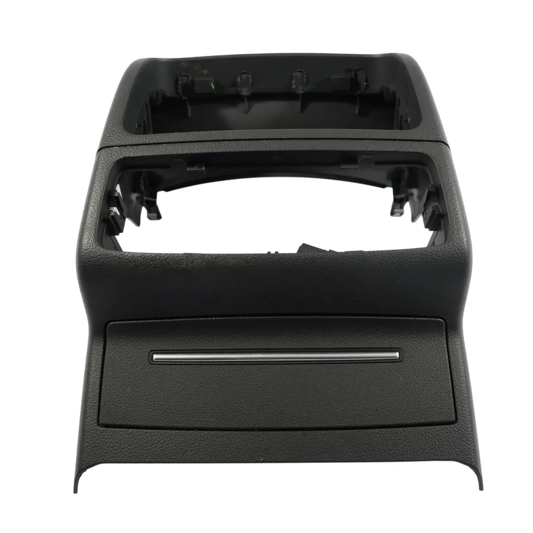 4G8 Console Centrale Presa Due Punti 4G0919565 per Audi S6 C7 A7 con numero di parte 4G0864376B Audi S6 C7 A7 4G8 Console Centrale Presa Due Punti 4G0919565 - SKU 4G0864376B - Numero di parte 4G0864376B