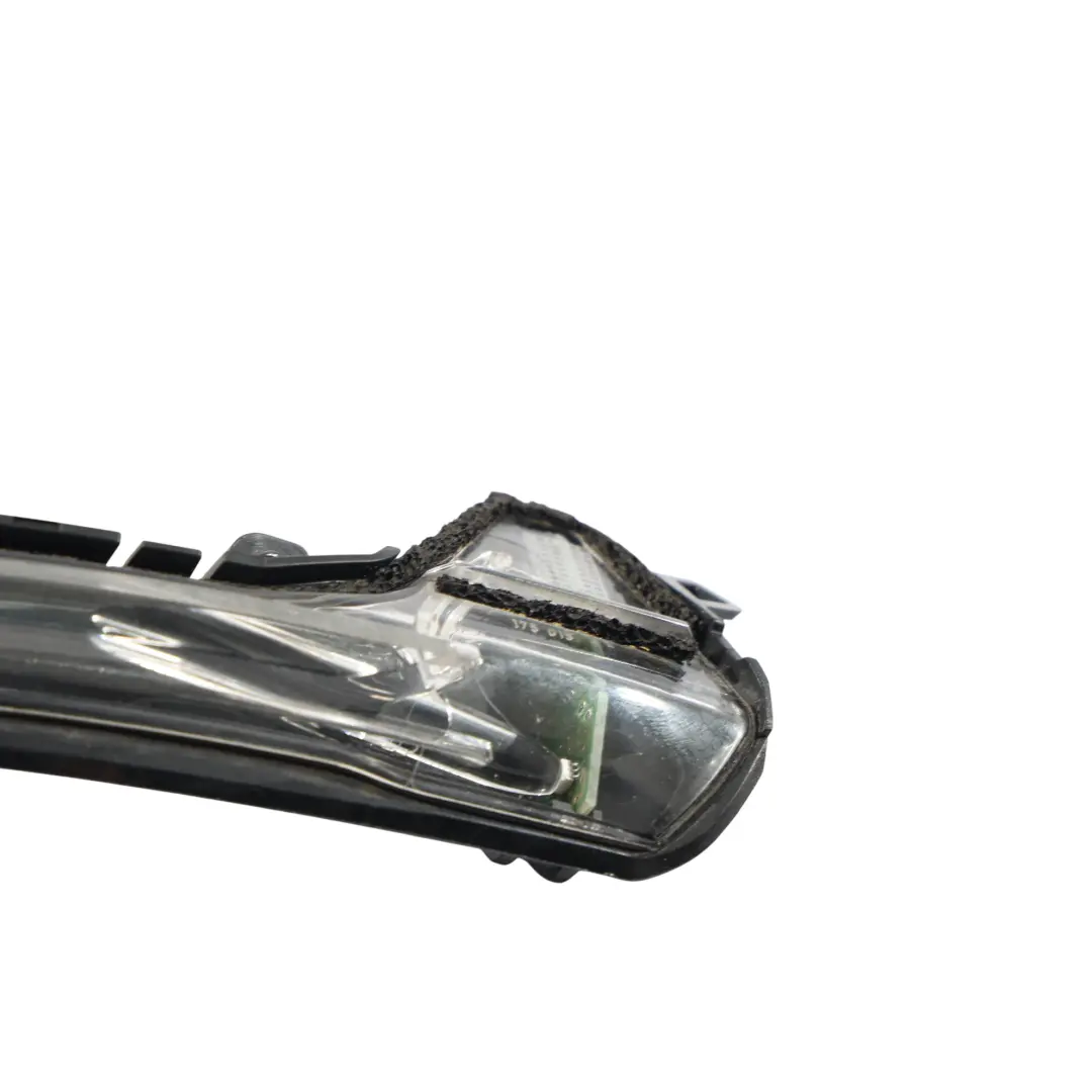 Lampka Kierunkowskazu Lusterko Prawy Przód do Audi A6 C7 Allroad o numerze 4G5949102A Audi A6 C7 Allroad Lampka Kierunkowskazu Lusterko Prawy Przód - SKU 4G5949102A - Numer Części 4G5949102A