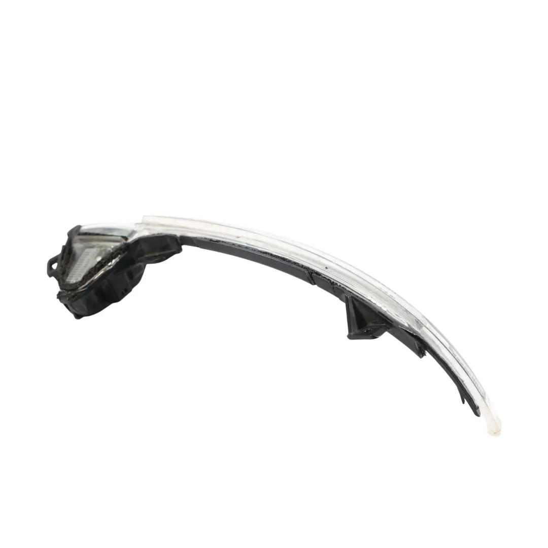 Clignotant Rétroviseur Extérieur Droit Côté pour Audi A6 C7 Allroad à propos du numéro de pièce 4G5949102A Audi A6 C7 Allroad Clignotant Rétroviseur Extérieur Droit Côté - SKU 4G5949102A - Numéro de pièce 4G5949102A