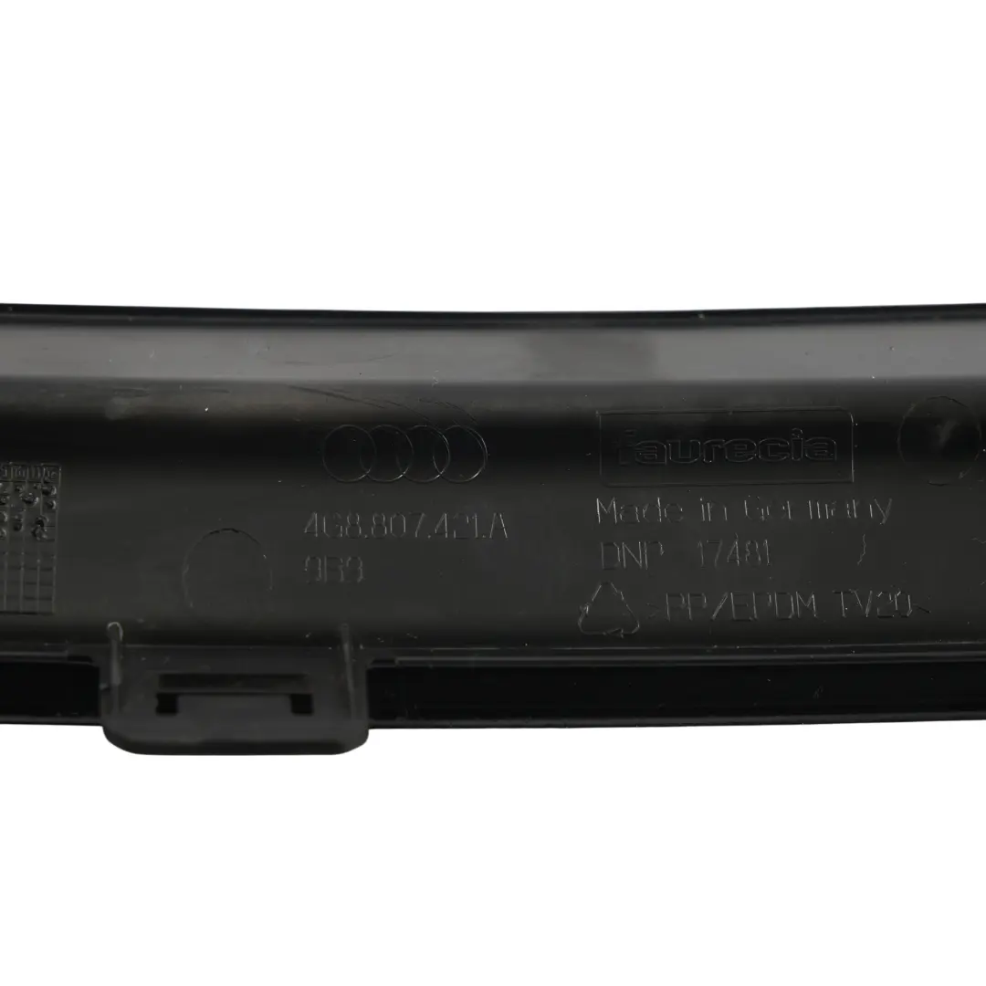 Środkowa Osłona Listwa Zderzaka Tył do Audi A7 4G o numerze 4G8807421A Audi A7 4G Środkowa Osłona Listwa Zderzaka Tył - SKU 4G8807421A - Numer Części 4G8807421A