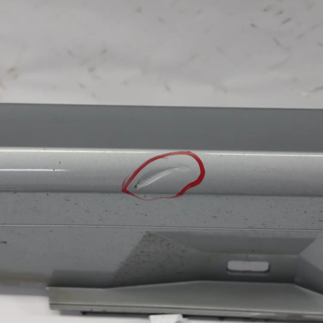 Faldón Lateral Tapa Umbral Puerta Derecha Tornado Gris - X7P para Audi A7 4G con número de pieza 4G8853856M Audi A7 4G Faldón Lateral Tapa Umbral Puerta Derecha Tornado Gris - X7P - SKU 4G8853856M-TOG - Número de pieza 4G8853856M