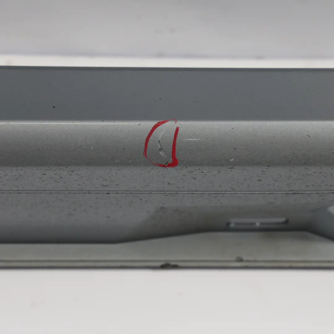 Gonna Laterale Copertura Soglia Porta Destra Tornado Grey - X7P per Audi A7 4G con numero di parte 4G8853856M Audi A7 4G Gonna Laterale Copertura Soglia Porta Destra Tornado Grey - X7P - SKU 4G8853856M-TOG - Numero di parte 4G8853856M