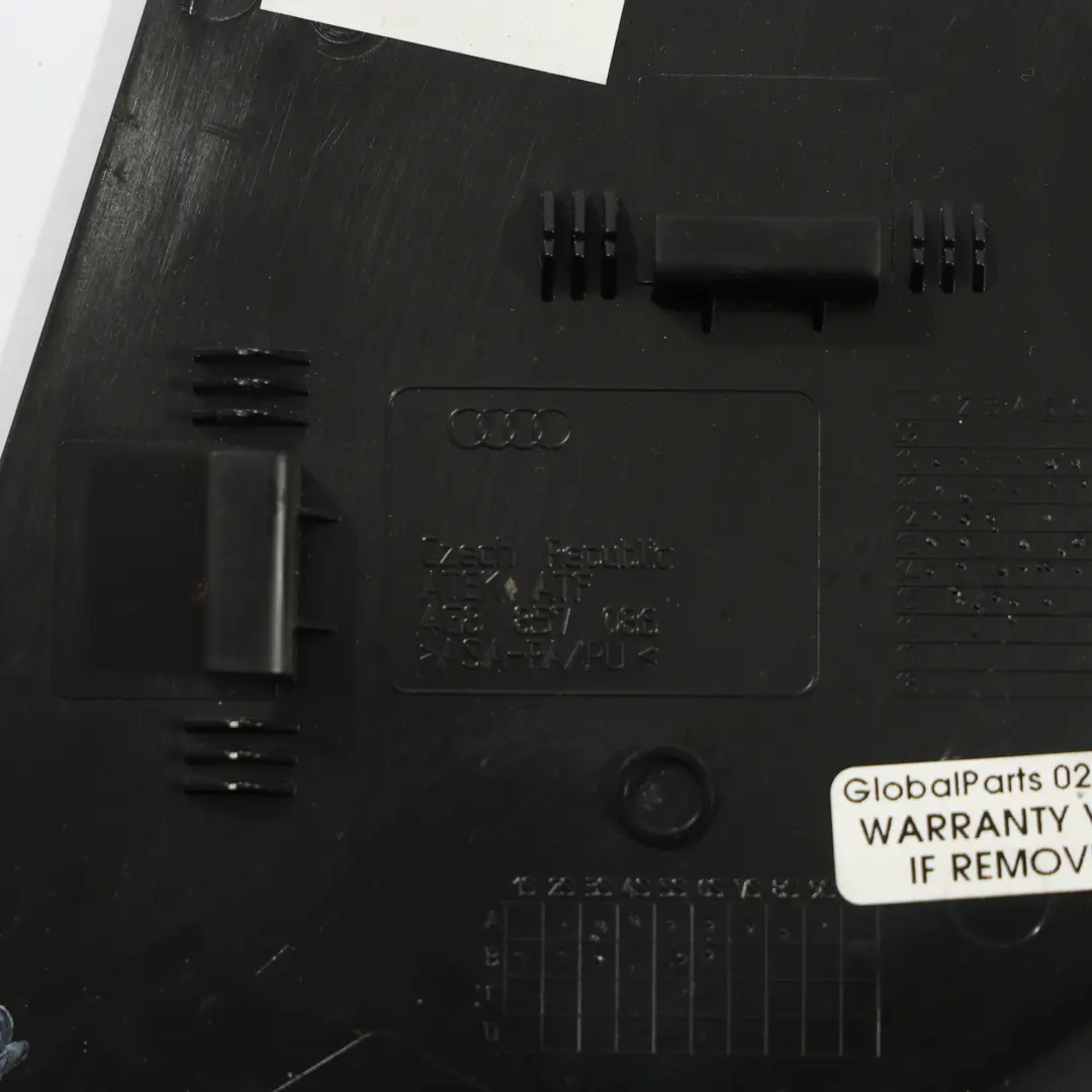 Sportback Cache Garniture Extrémité Bord Avant Droit pour Audi A7 4G à propos du numéro de pièce 4G8857086 Audi A7 4G Sportback Cache Garniture Extrémité Bord Avant Droit - SKU 4G8857086 - Numéro de pièce 4G8857086