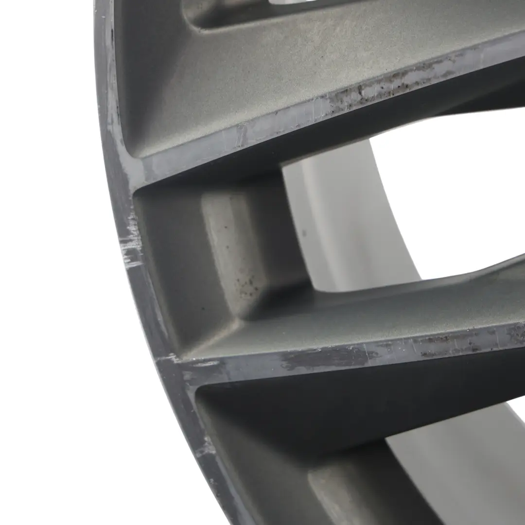 Srebrna Felga Aluminiowa 20" 8.5J ET:43 do Audi A6 C7 4G o numerze 4G9601025N Audi A6 C7 4G Srebrna Felga Aluminiowa 20" 8.5J ET:43 - SKU 4G9601025N-1 - Numer Części 4G9601025N