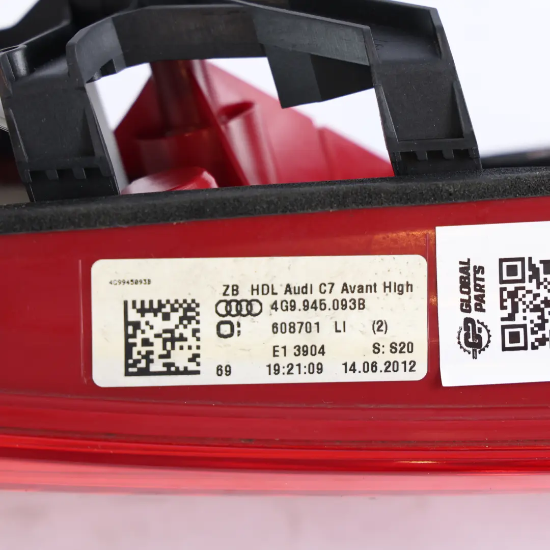 Lampa Tył Tylna Klapy Bagażnika Wewnętrzna Lewa do Audi A6 C7 o numerze 4G9945093B Audi A6 C7 Lampa Tył Tylna Klapy Bagażnika Wewnętrzna Lewa - SKU 4G9945093B - Numer Części 4G9945093B