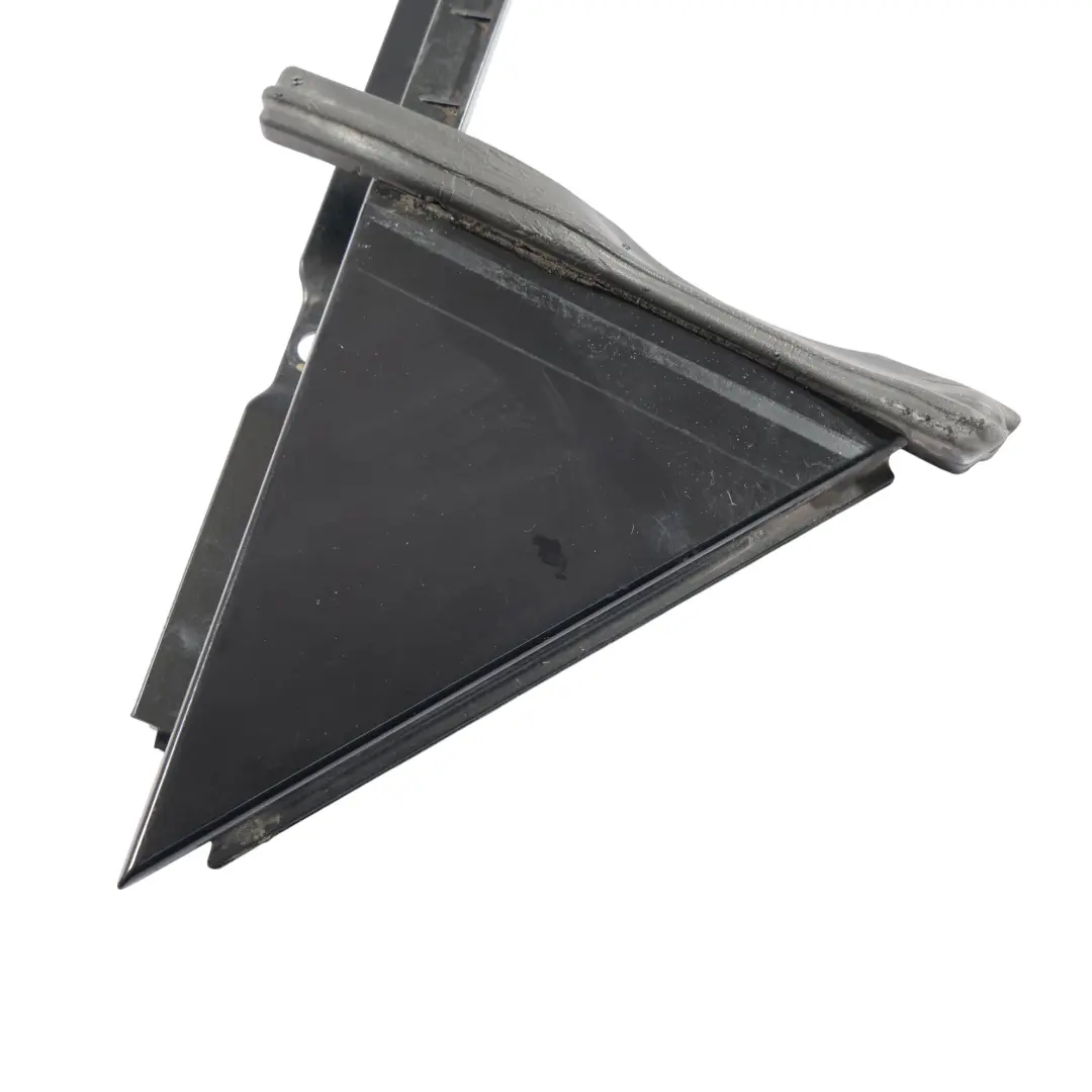 Garniture Extérieure Montant C Porte Arrière Droite pour Audi A8 D4 4H à propos du numéro de pièce 4H0839904B Audi A8 D4 4H Garniture Extérieure Montant C Porte Arrière Droite - SKU 4H0839904B - Numéro de pièce 4H0839904B