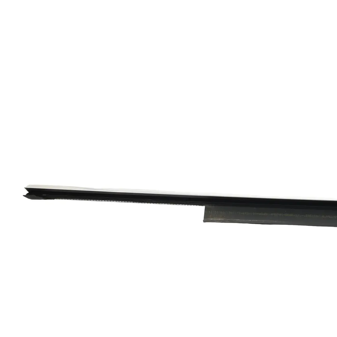 Listwa Ozdobna Uszczelka Szyby Drzwi Prawy Tył Chrom do Audi A8 D4 o numerze 4H0853764D Audi A8 D4 Listwa Ozdobna Uszczelka Szyby Drzwi Prawy Tył Chrom - SKU 4H0853764D - Numer Części 4H0853764D