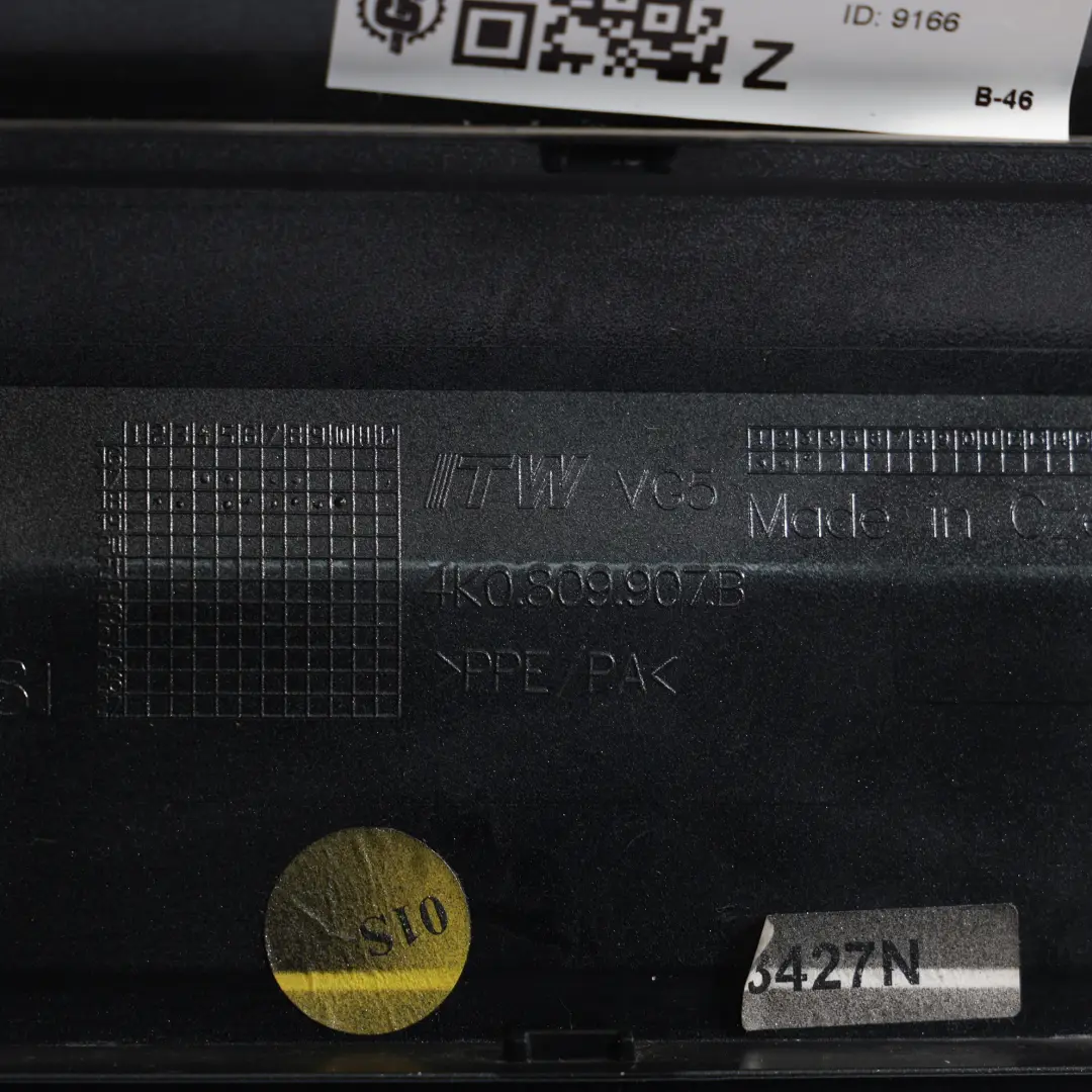 Klapka Wlewu Paliwa Daytona Grey Szary Perłowy - Z7S do Audi A6 C8 o numerze 4K0809907B Audi A6 C8 Klapka Wlewu Paliwa Daytona Grey Szary Perłowy - Z7S - SKU 4K0809907B-DGR - Numer Części 4K0809907B