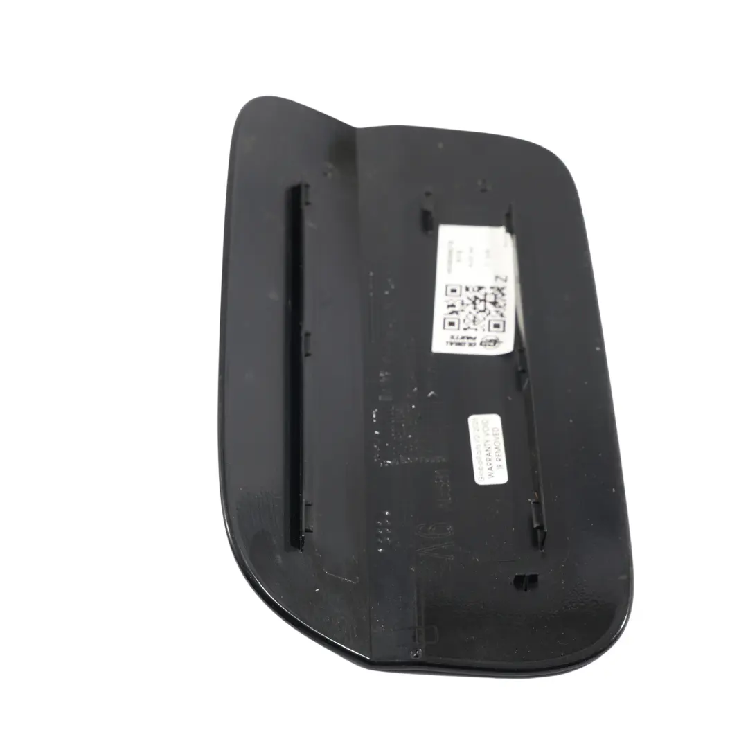Coperchio Tappo Sportello Carburante Nero Mitico - Y9T per Audi A6 C8 con numero di parte 4K0809907B Audi A6 C8 Coperchio Tappo Sportello Carburante Nero Mitico - Y9T - SKU 4K0809907B-MYB - Numero di parte 4K0809907B