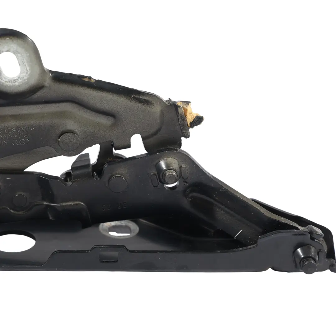 Cerniera Cofano Anteriore Destra Nero Mitico - Y9T per Audi A6 C8 con numero di parte 4K0823302A Audi A6 C8 Cerniera Cofano Anteriore Destra Nero Mitico - Y9T - SKU 4K0823302A-MYB - Numero di parte 4K0823302A