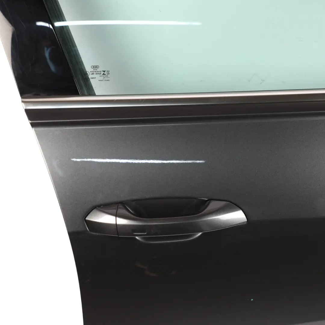 Audi A6 C8 Front Door Right O/S Covering Daytona Grey Pearl Effect - Z7S - SKU 4K0831052A-DGR - Part number 4K0831052A
