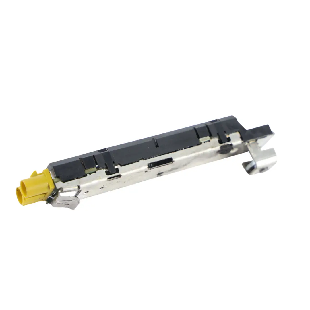 Módulo Amplificador Antena Trasero Derecho para Audi A6 C8 con número de pieza 4K5035225AB Audi A6 C8 Módulo Amplificador Antena Trasero Derecho - SKU 4K5035225AB - Número de pieza 4K5035225AB